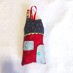 Hand Crafted Christmas Ornament Little House smells like cinnamon!